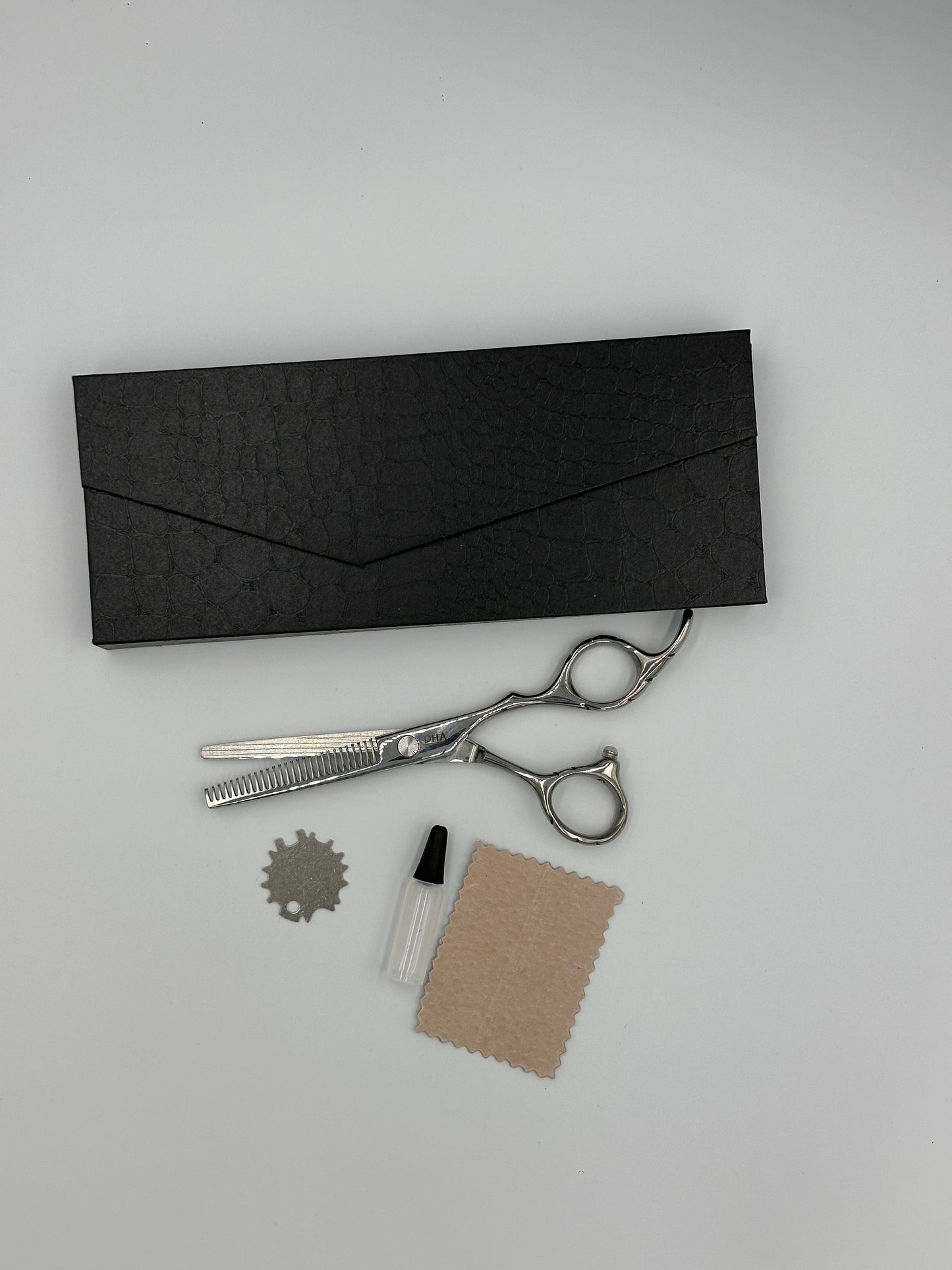 ATH56A-28 DHA Handmade Thinning Shears