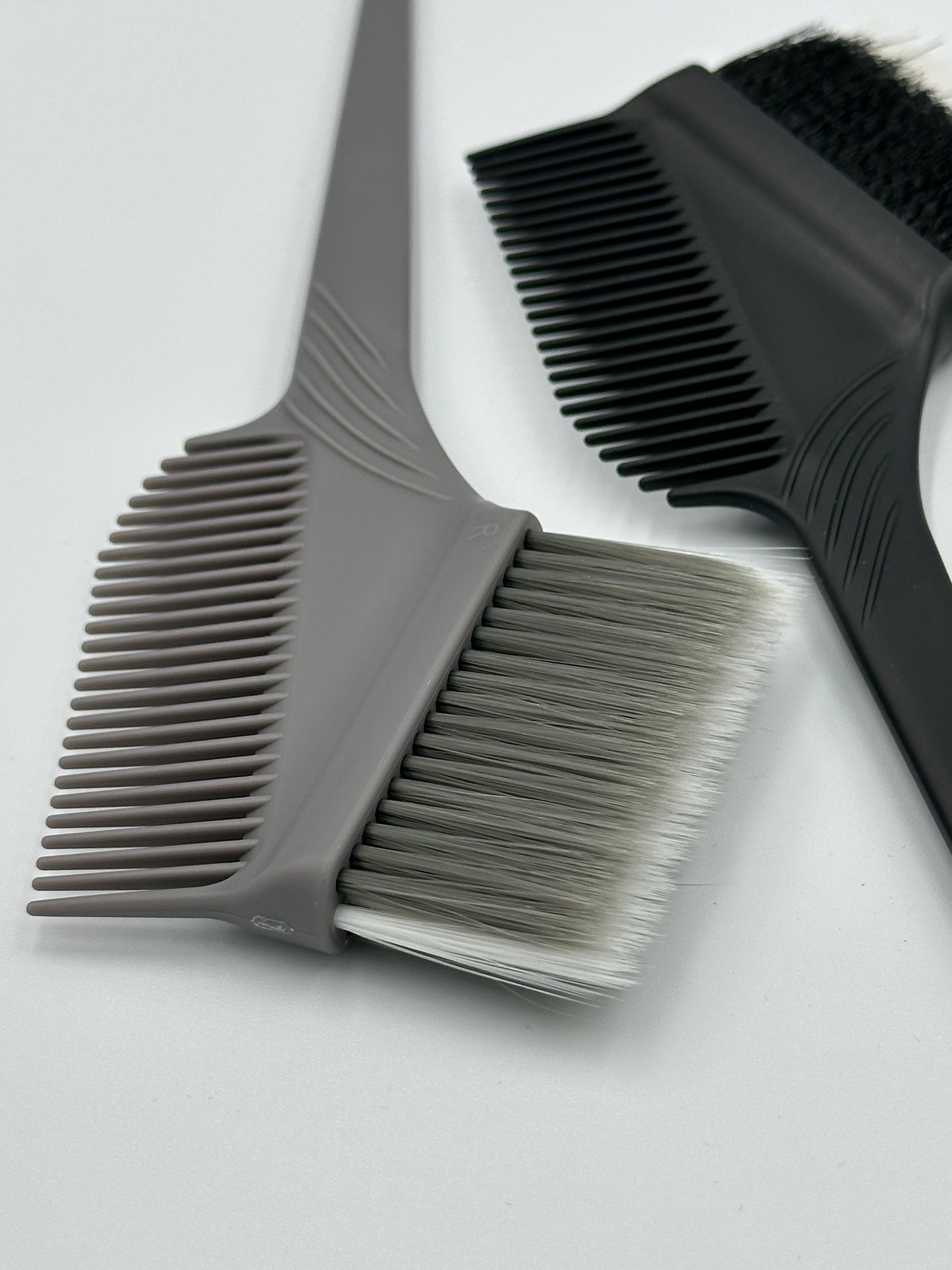 Three-layer hair dyeing comb