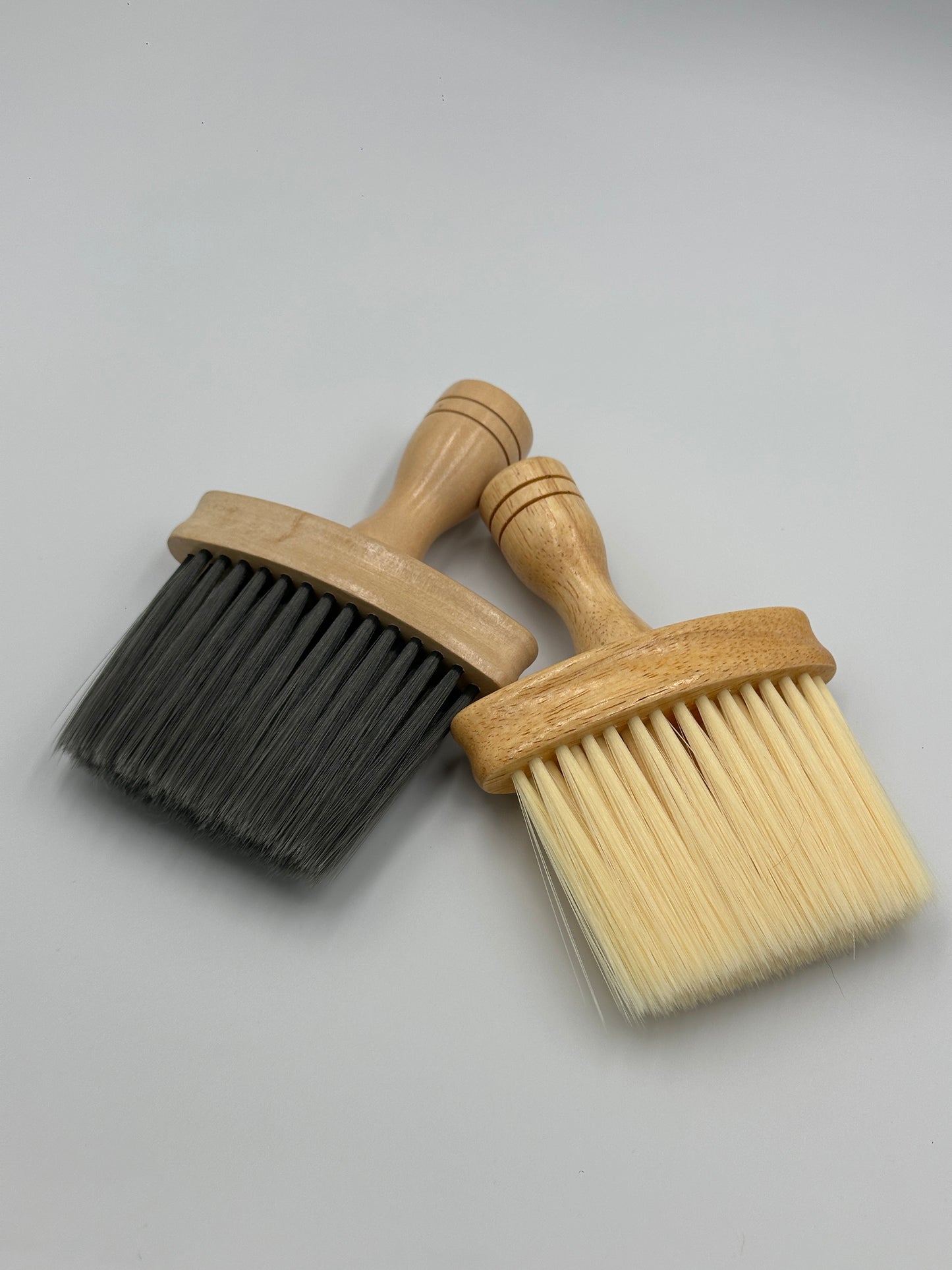 Large wood handle brush (yellow hair, gray hair)