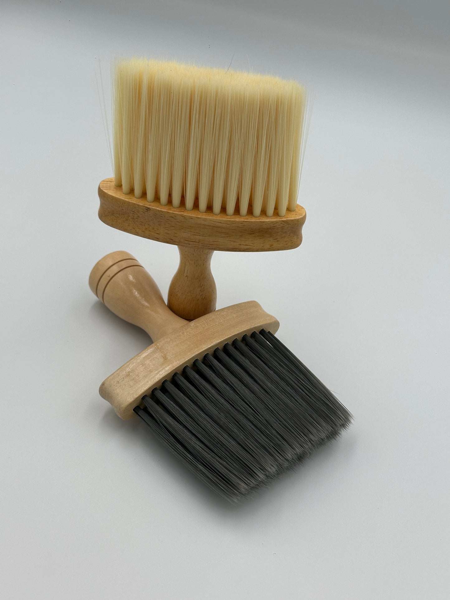 Large wood handle brush (yellow hair, gray hair)