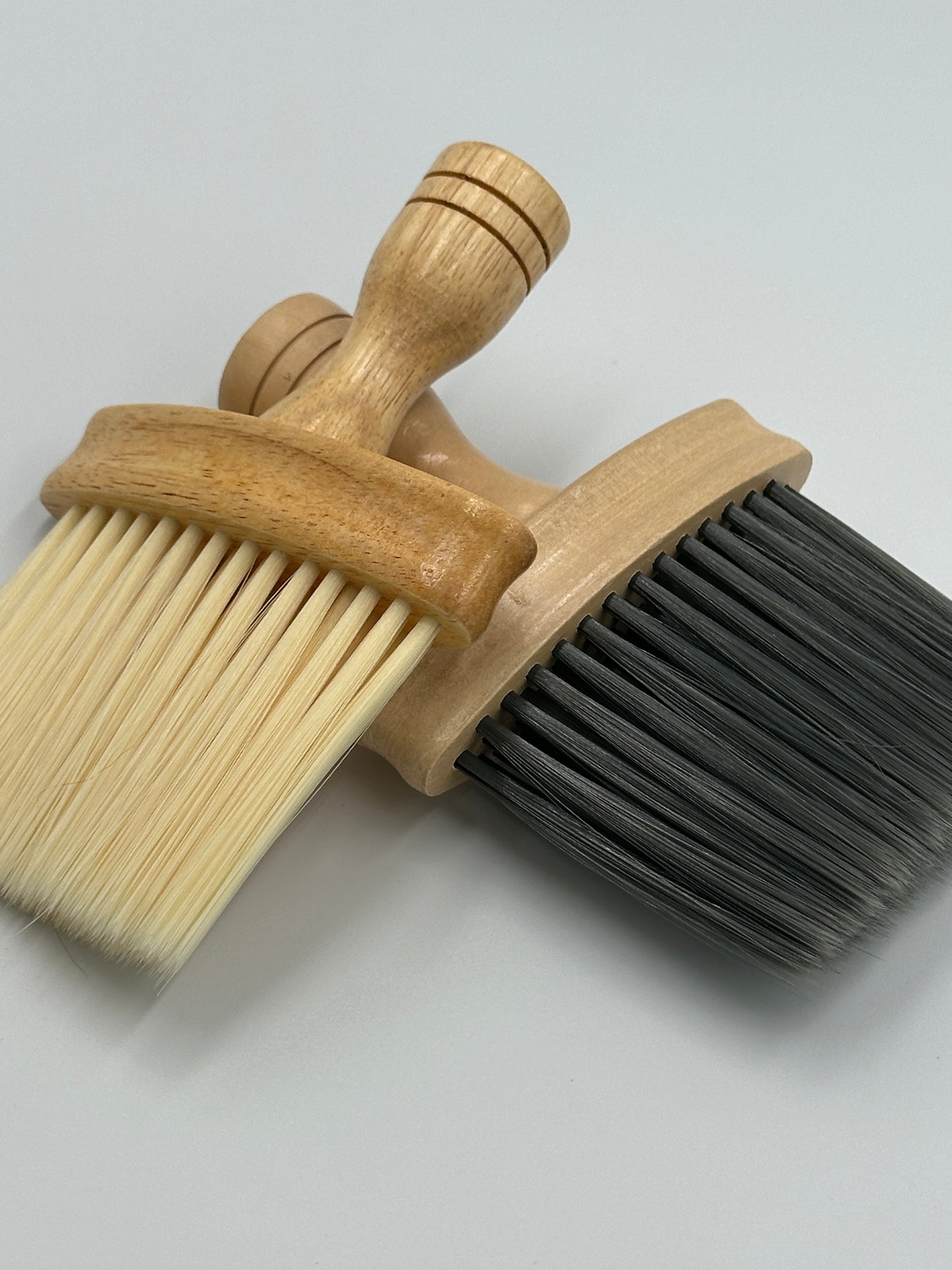 Large wood handle brush (yellow hair, gray hair)