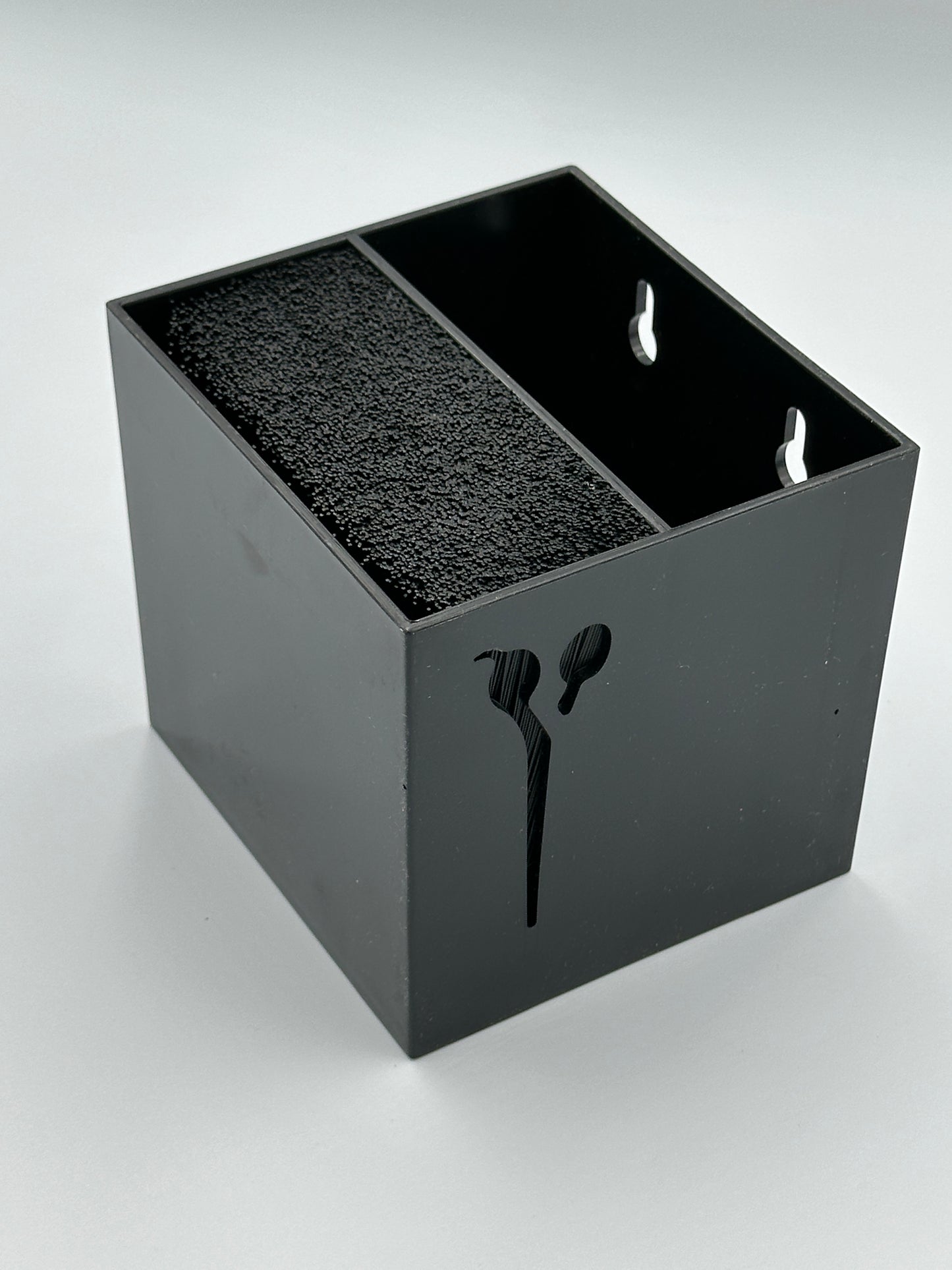 Double-layer scissors seat