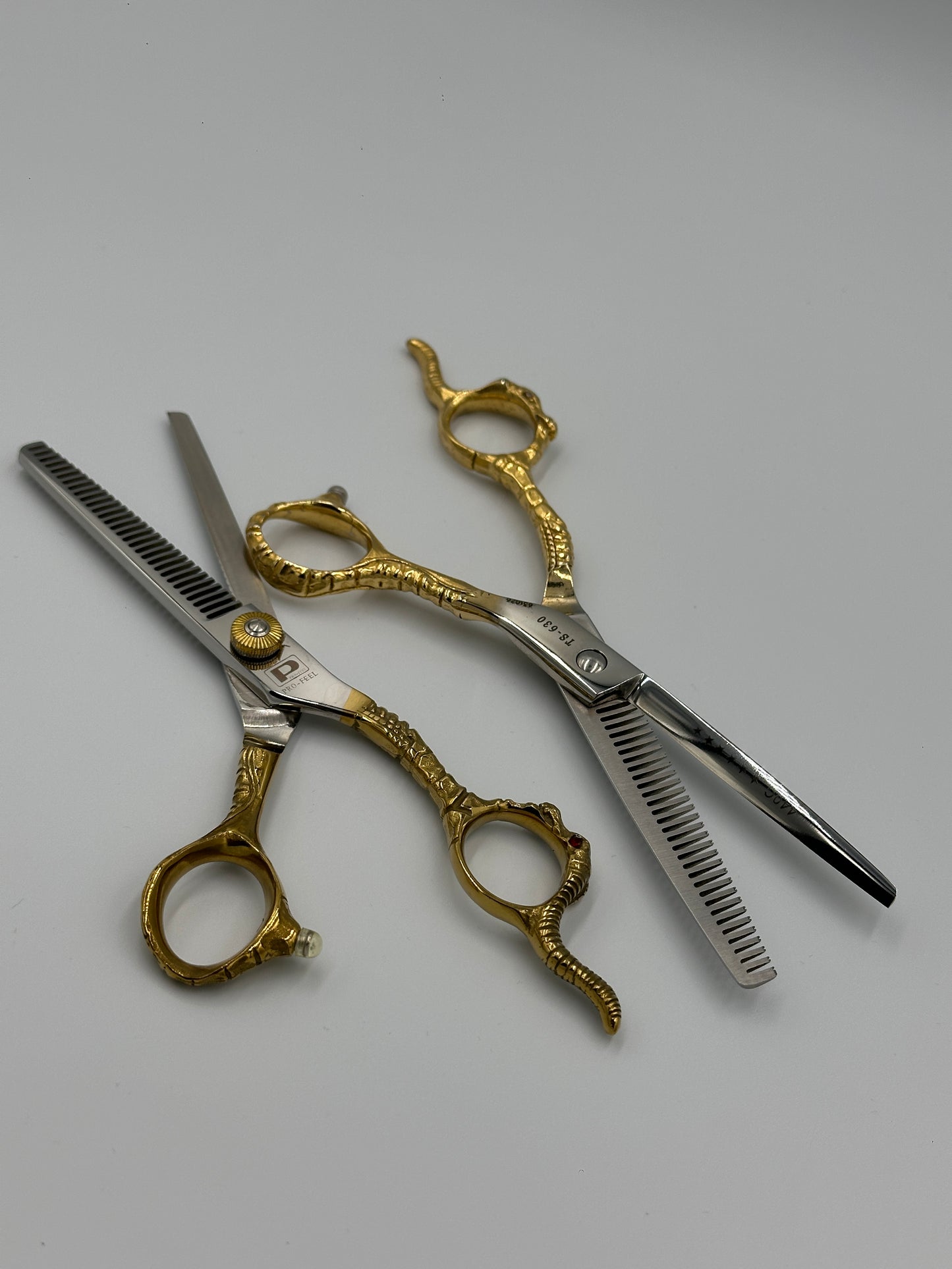 TS-630 Profeel Premium Japanese Steel 440C Thinning Shears